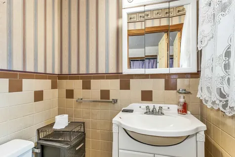 61 White Oaks Road Laconia NH 03246