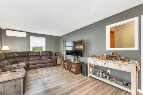 61 White Oaks Road Laconia NH 03246