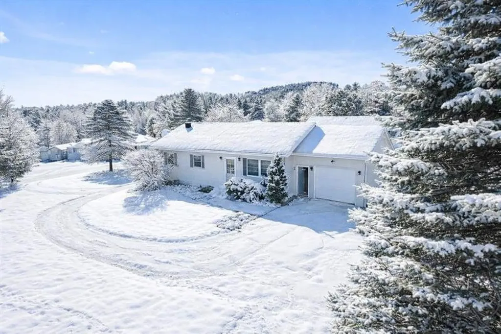 274 Scottsdale Road Newport City VT 05855