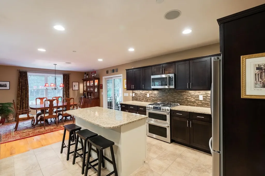 47 Cadran Crossing Milford NH 03055