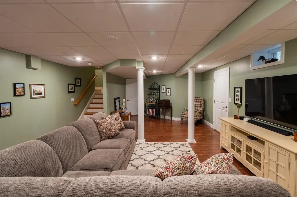 47 Cadran Crossing Milford NH 03055