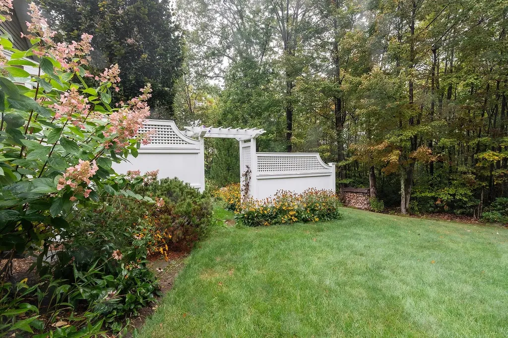 47 Cadran Crossing Milford NH 03055