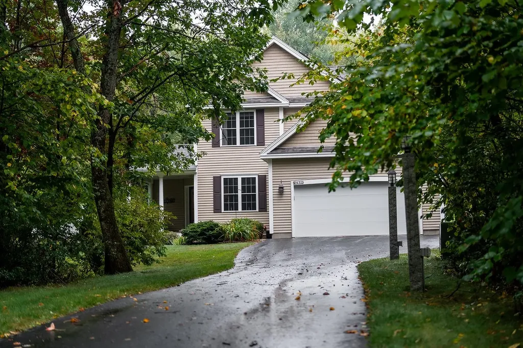 47 Cadran Crossing Milford NH 03055