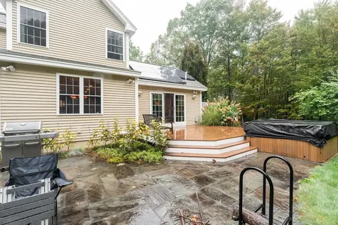 47 Cadran Crossing Milford NH 03055
