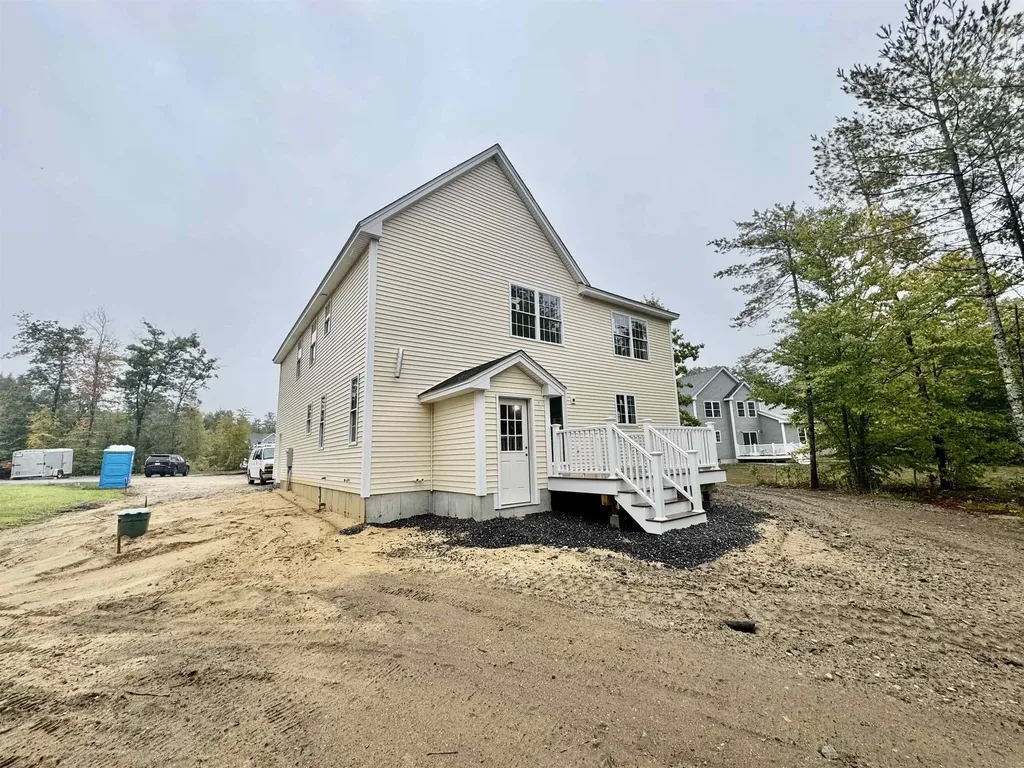 17 Elm Court Barrington NH 03825
