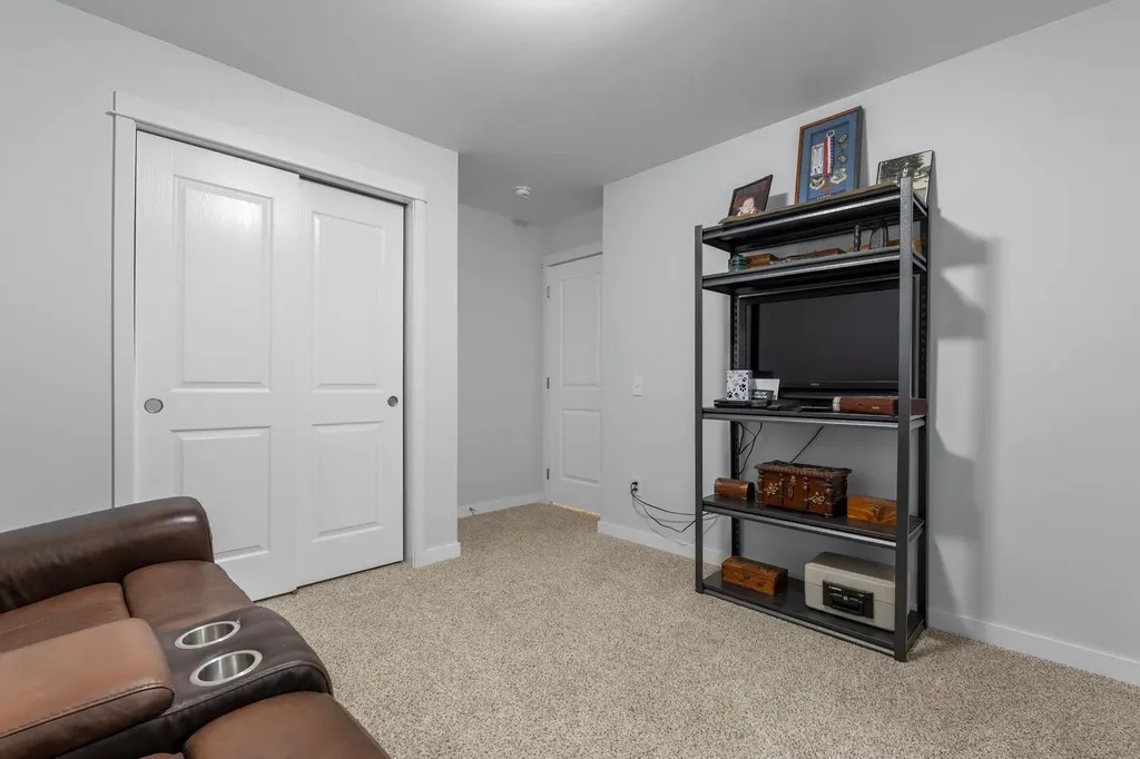 15 Dodge Hill Road Bennington NH 03442