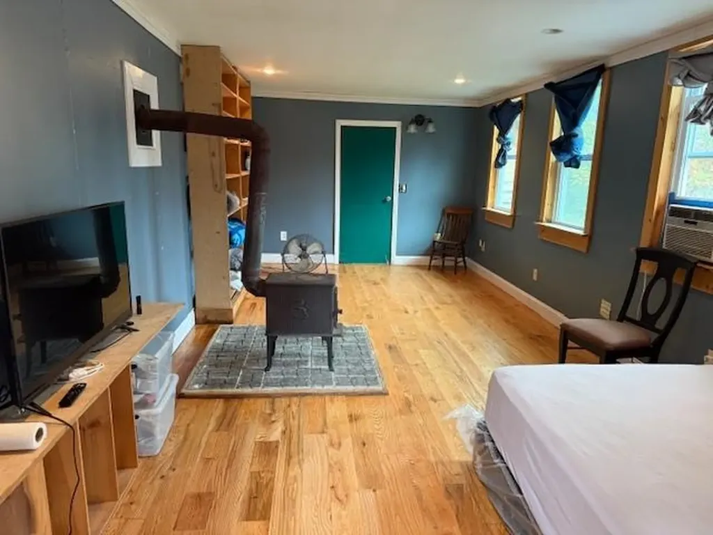 134 Hall Road Hillsborough NH 03244