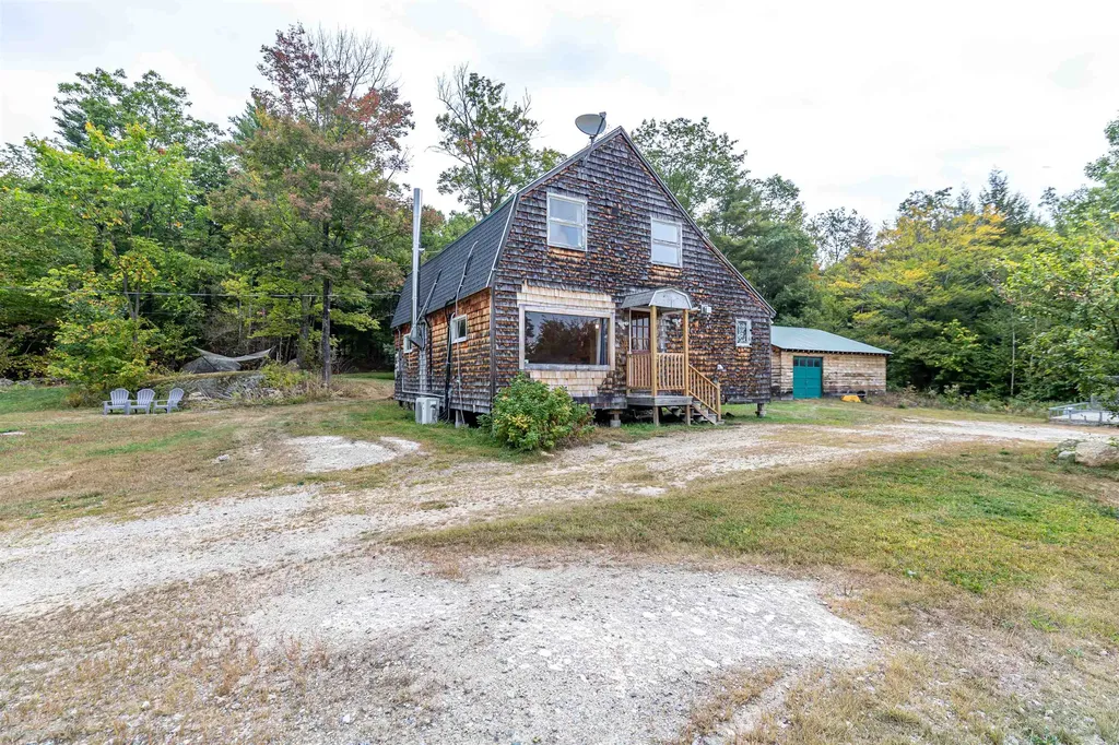 134 Hall Road Hillsborough NH 03244