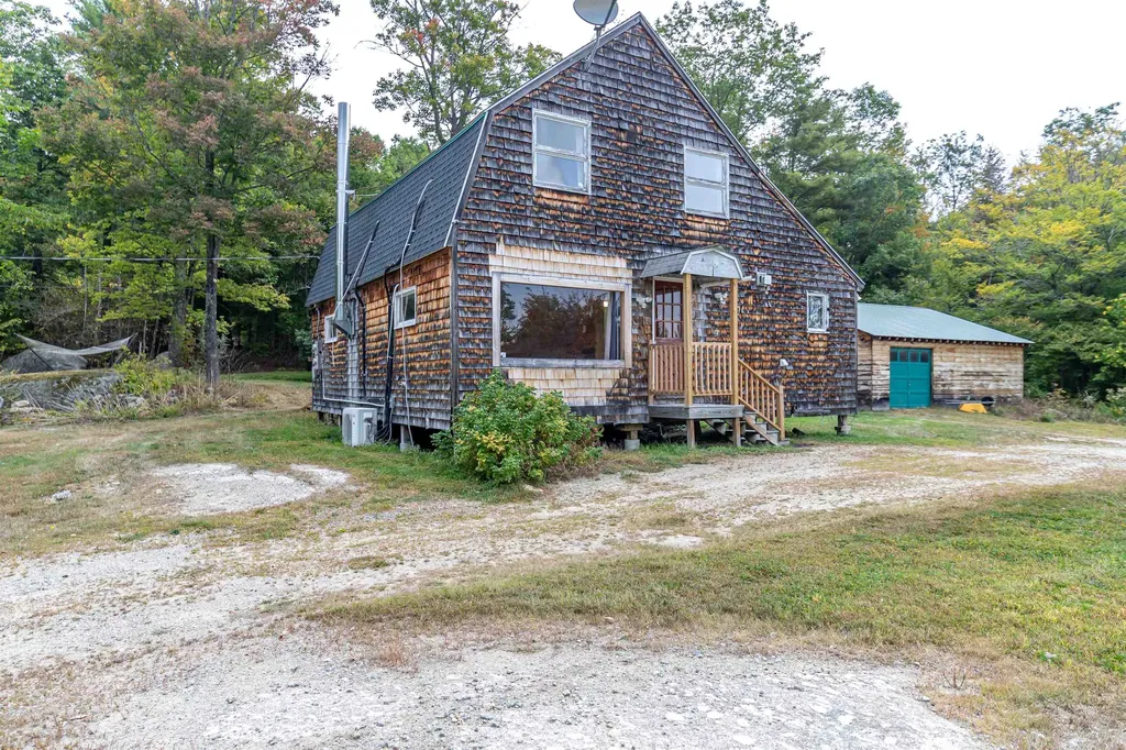 134 Hall Road Hillsborough NH 03244