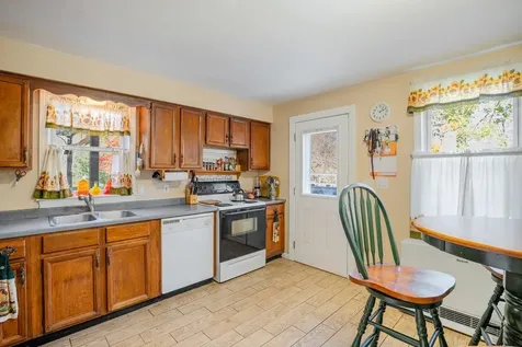 39 Prescott Road Raymond NH 03077