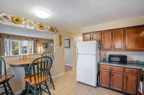 39 Prescott Road Raymond NH 03077