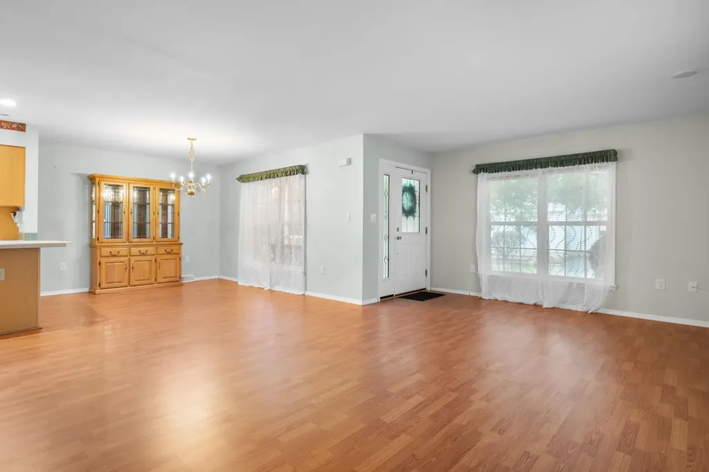 53 Heritage Way Manchester NH 03104