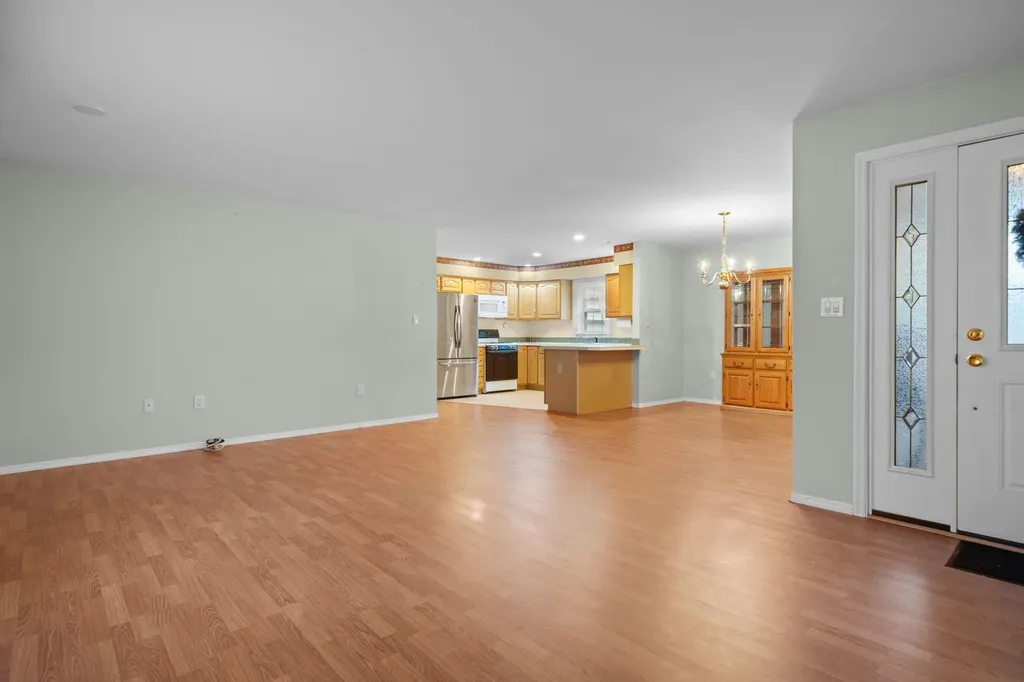 53 Heritage Way Manchester NH 03104