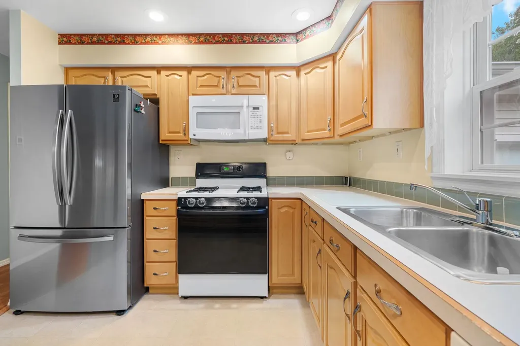 53 Heritage Way Manchester NH 03104