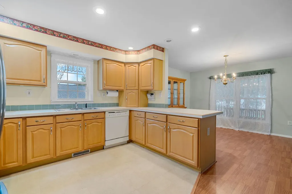 53 Heritage Way Manchester NH 03104