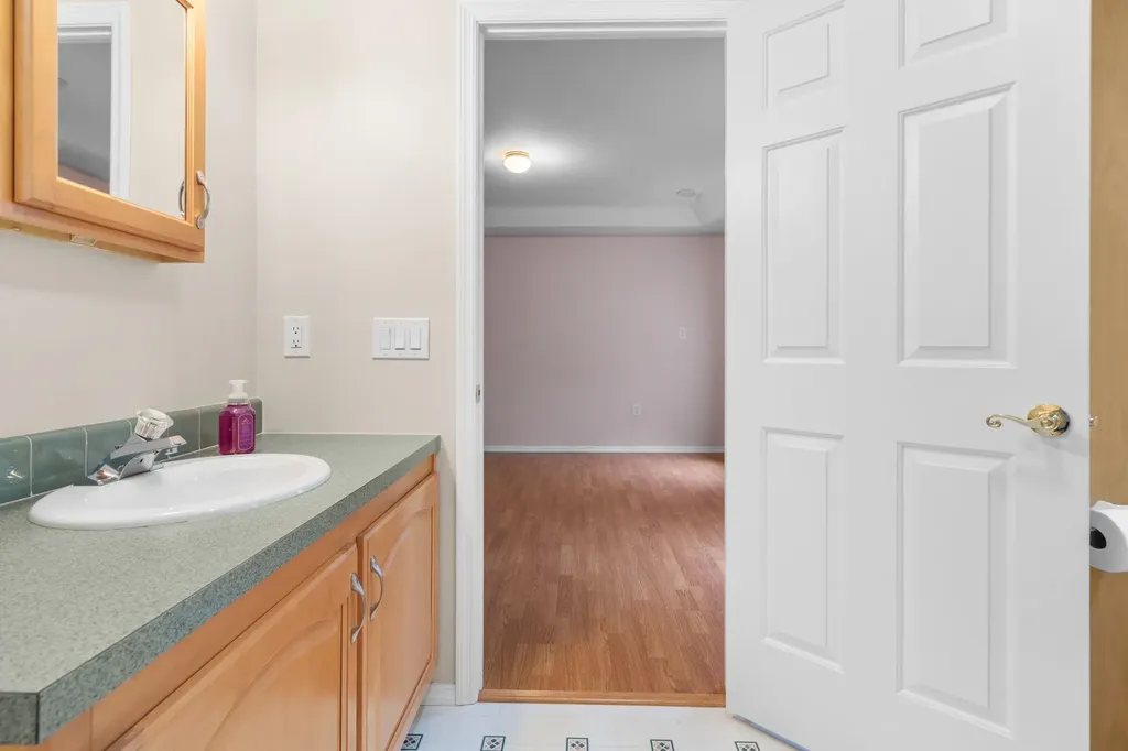 53 Heritage Way Manchester NH 03104