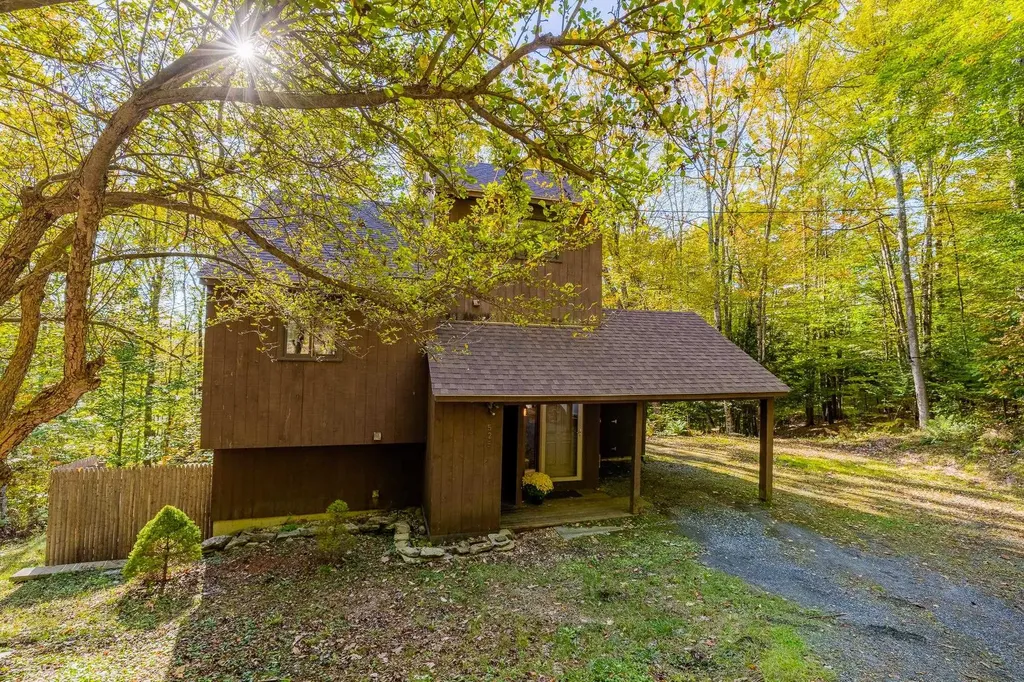 525 Morgan Road Hartford VT 05059