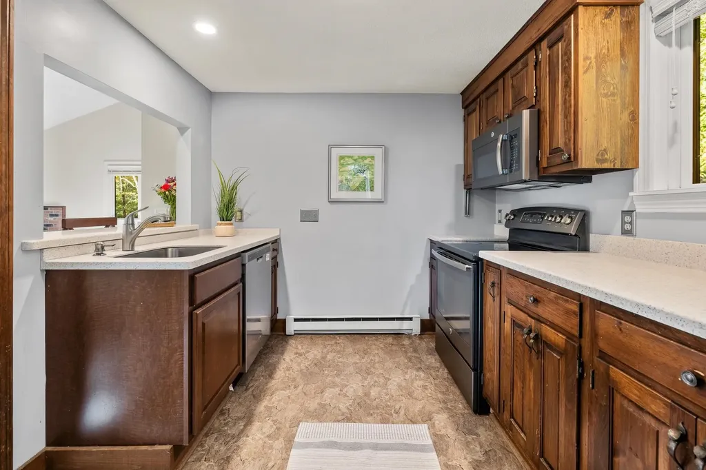 525 Morgan Road Hartford VT 05059