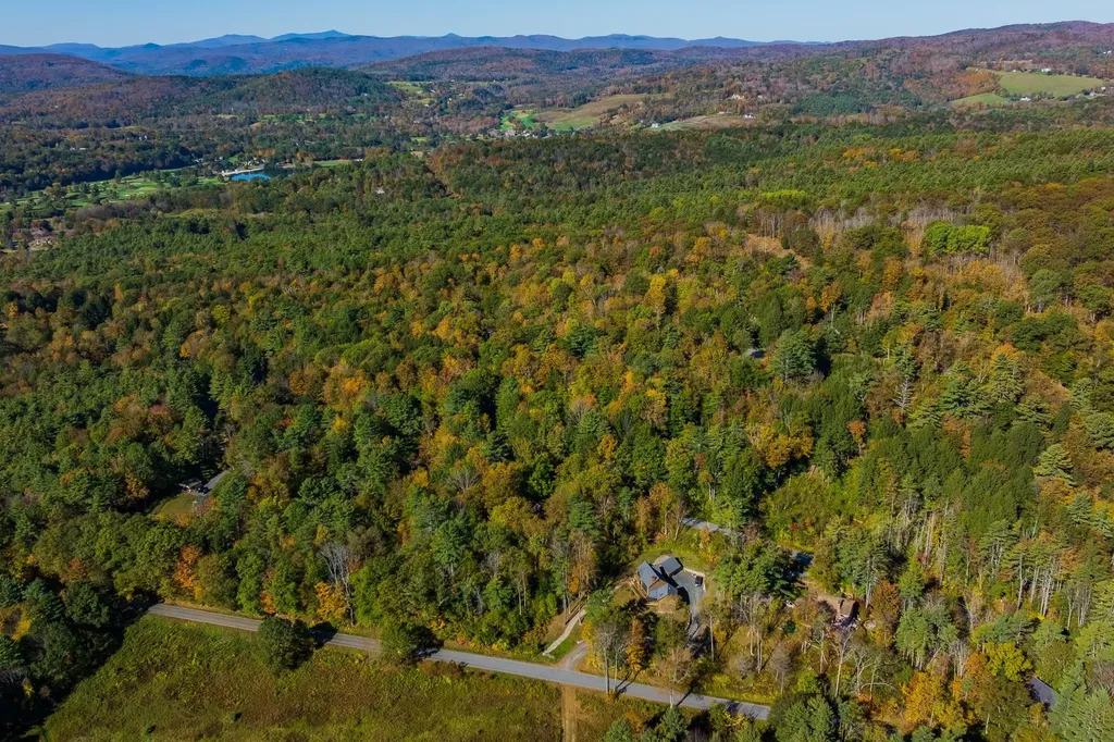 525 Morgan Road Hartford VT 05059