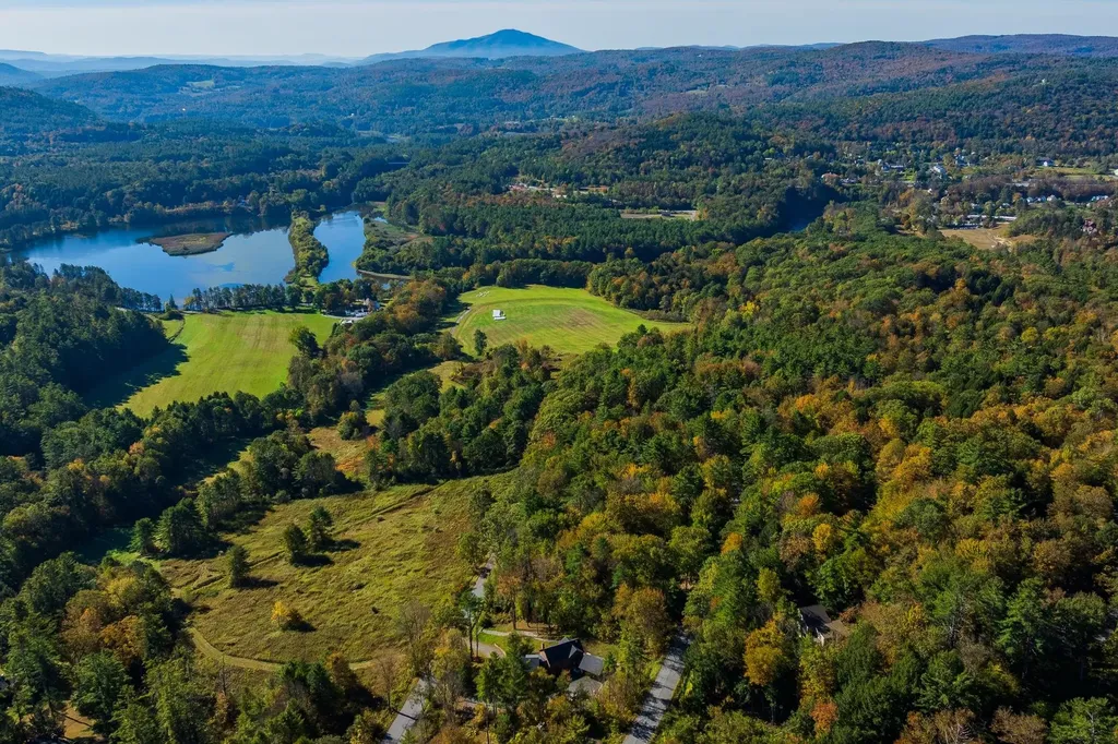 525 Morgan Road Hartford VT 05059