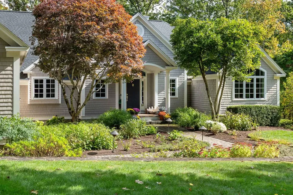 4 Sloans Brook Drive Exeter NH 03833