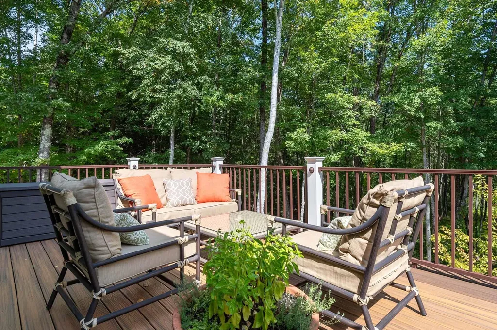 4 Sloans Brook Drive Exeter NH 03833