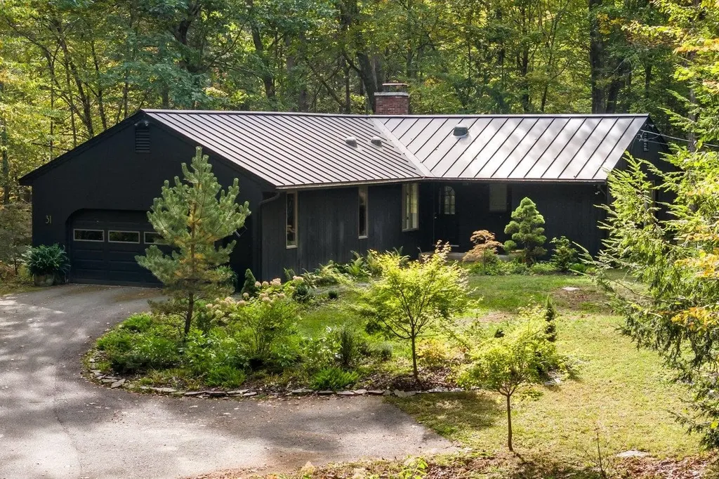 31 Garrison Lane Madbury NH 03823