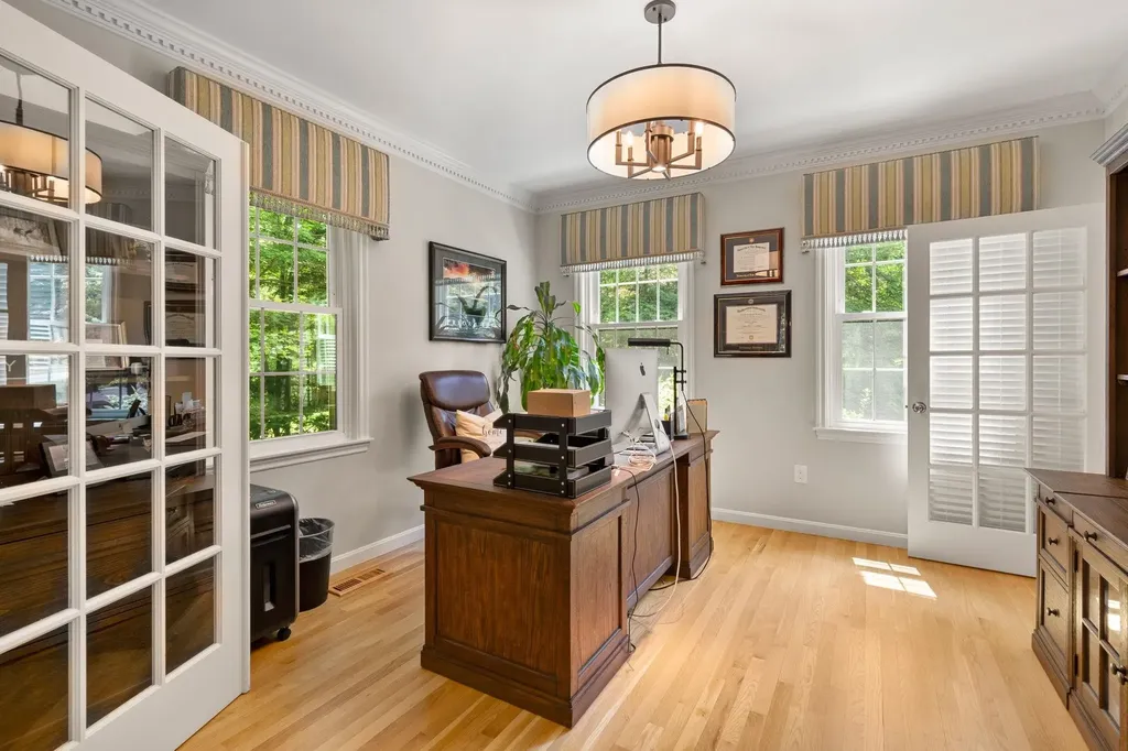 9 Cherry Lane Bedford NH 03110