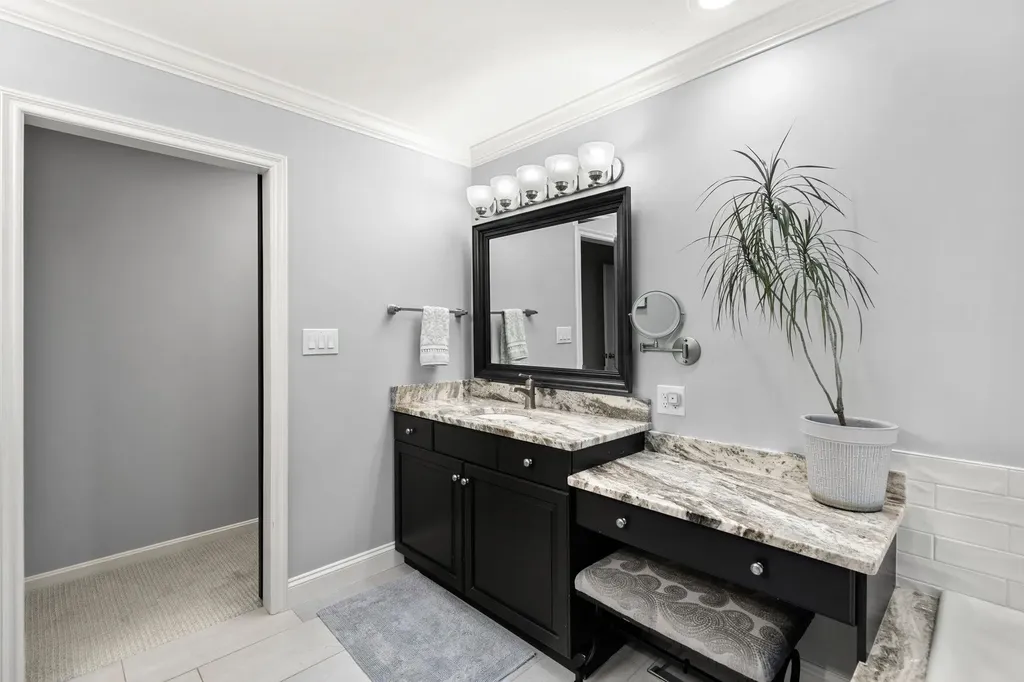 9 Cherry Lane Bedford NH 03110