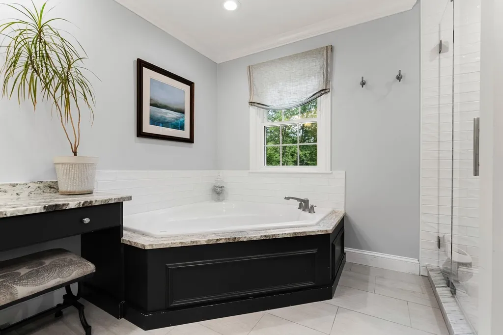 9 Cherry Lane Bedford NH 03110