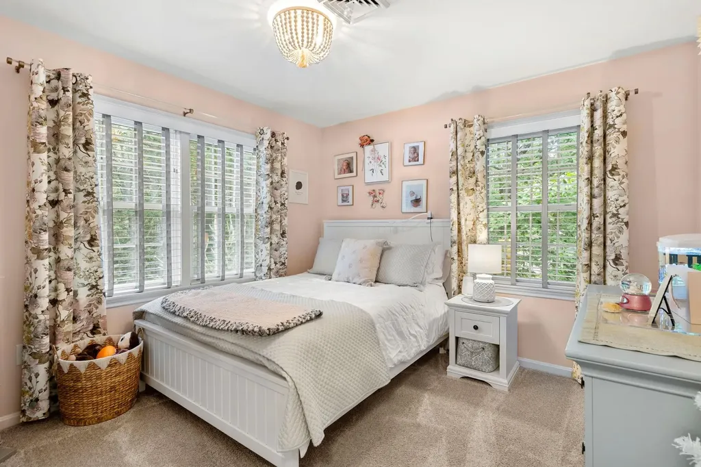 9 Cherry Lane Bedford NH 03110