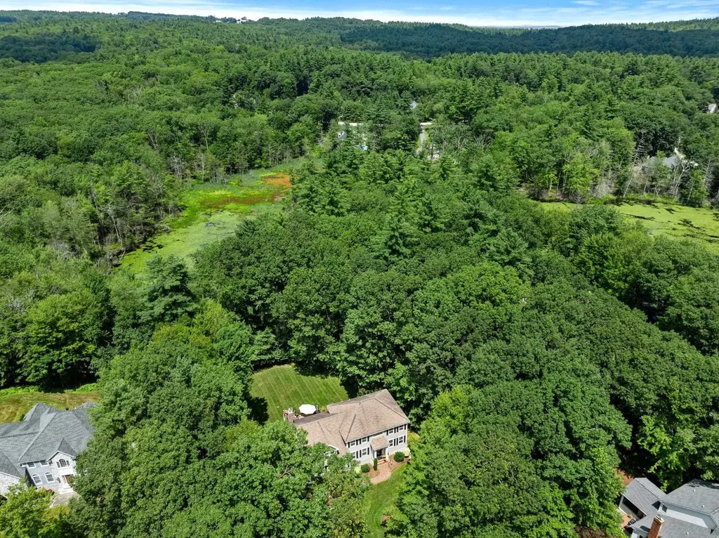 9 Cherry Lane Bedford NH 03110