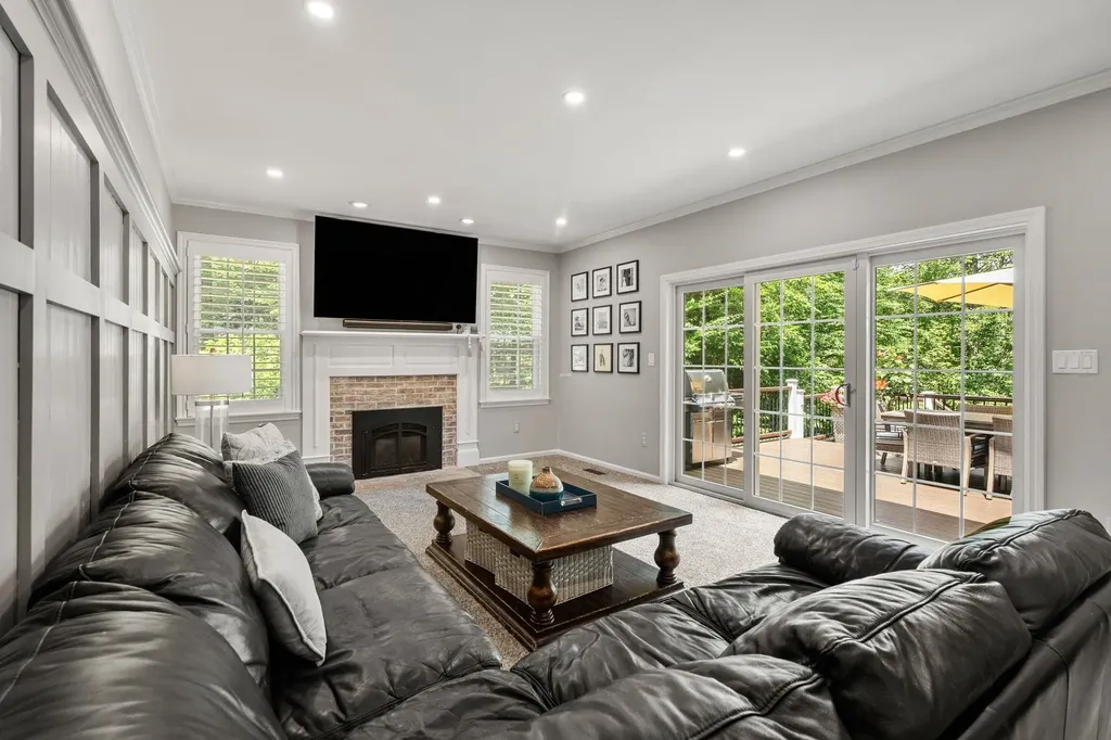 9 Cherry Lane Bedford NH 03110