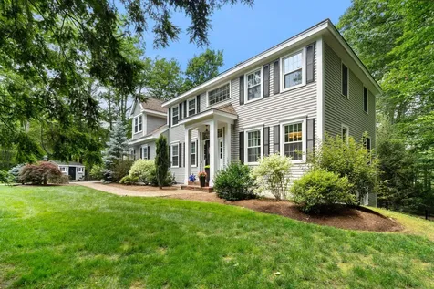 9 Cherry Lane Bedford NH 03110