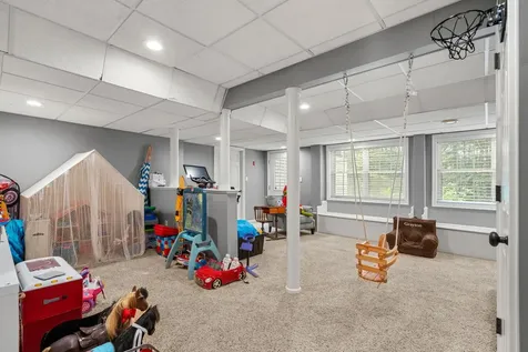 9 Cherry Lane Bedford NH 03110