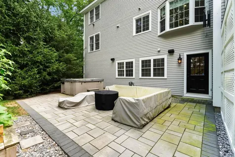 9 Cherry Lane Bedford NH 03110