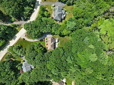 9 Cherry Lane Bedford NH 03110