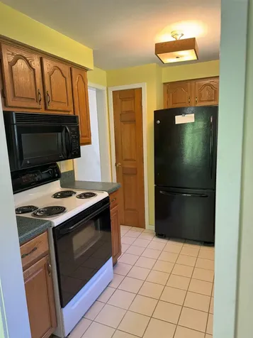 10 Lady Slipper Court Rochester NH 03837