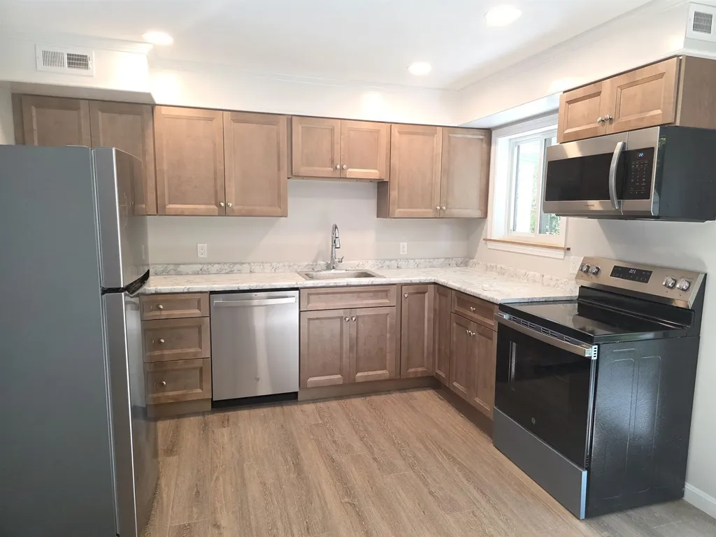 133 Colonial Drive Hartford VT 05001