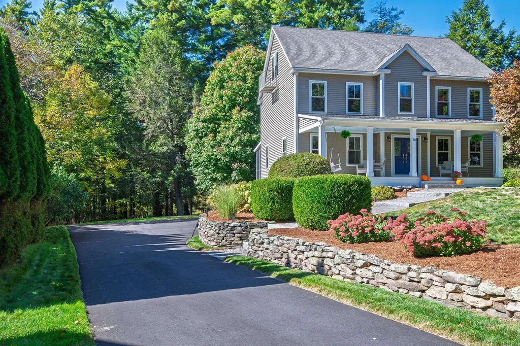 16 Mason Drive Stratham NH 03885