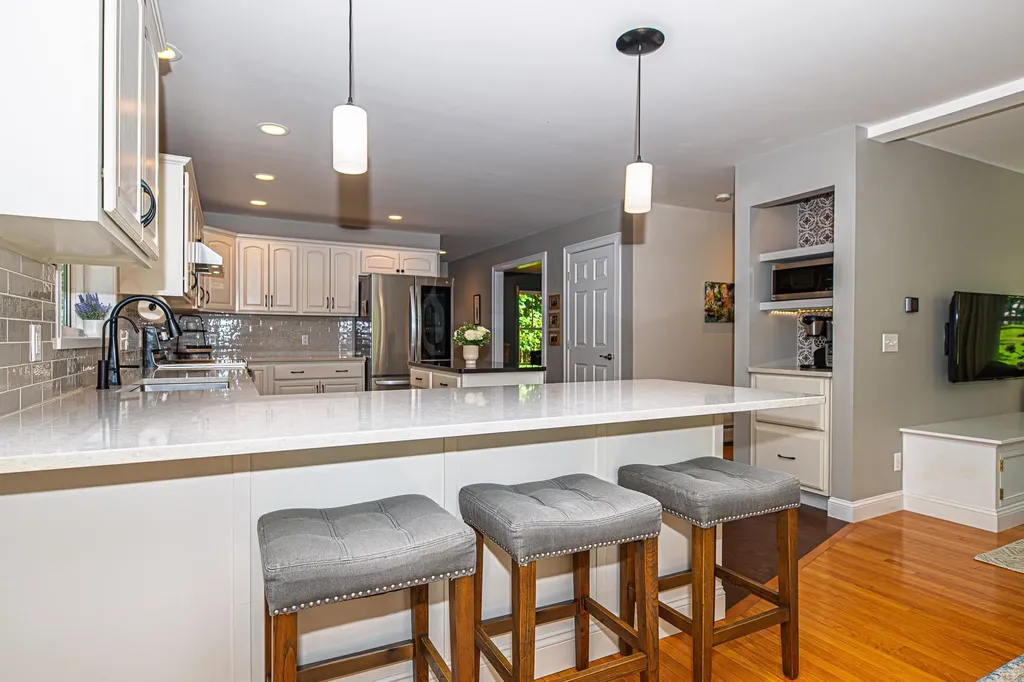 16 Mason Drive Stratham NH 03885