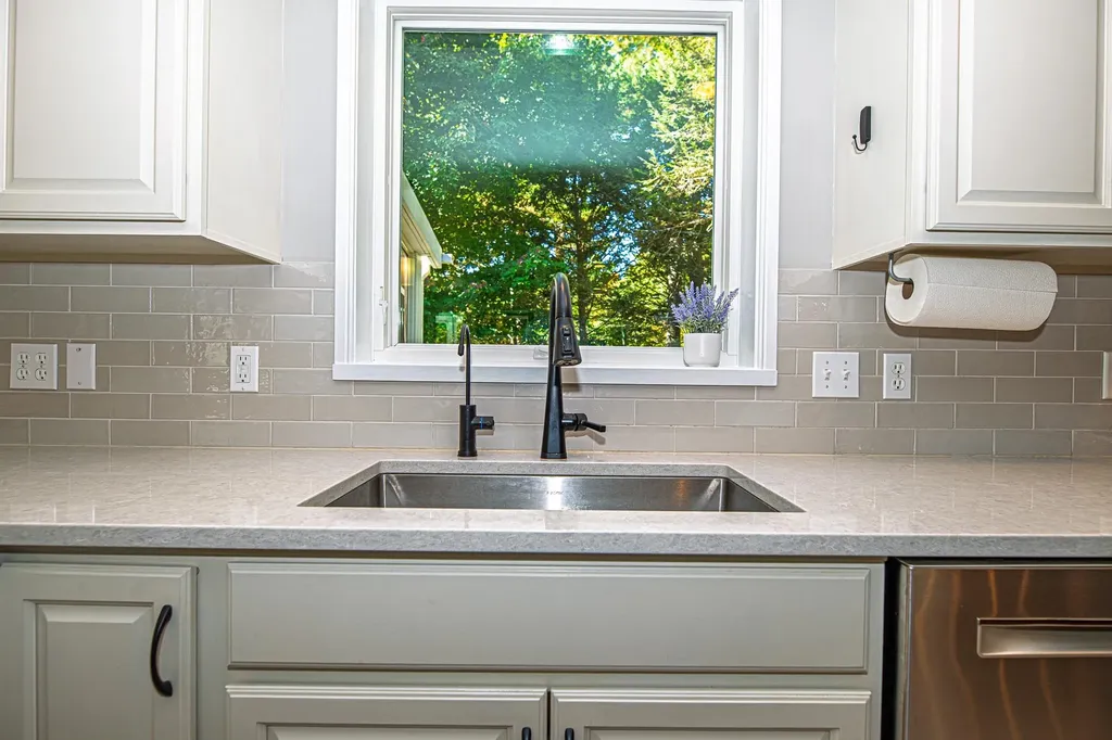 16 Mason Drive Stratham NH 03885