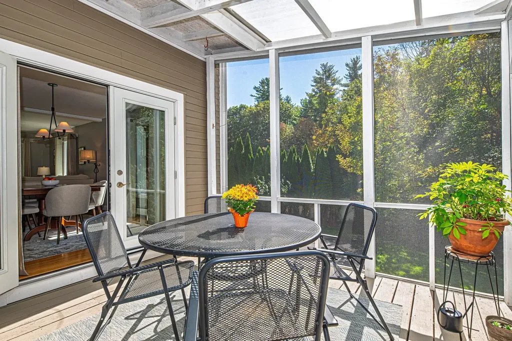 16 Mason Drive Stratham NH 03885