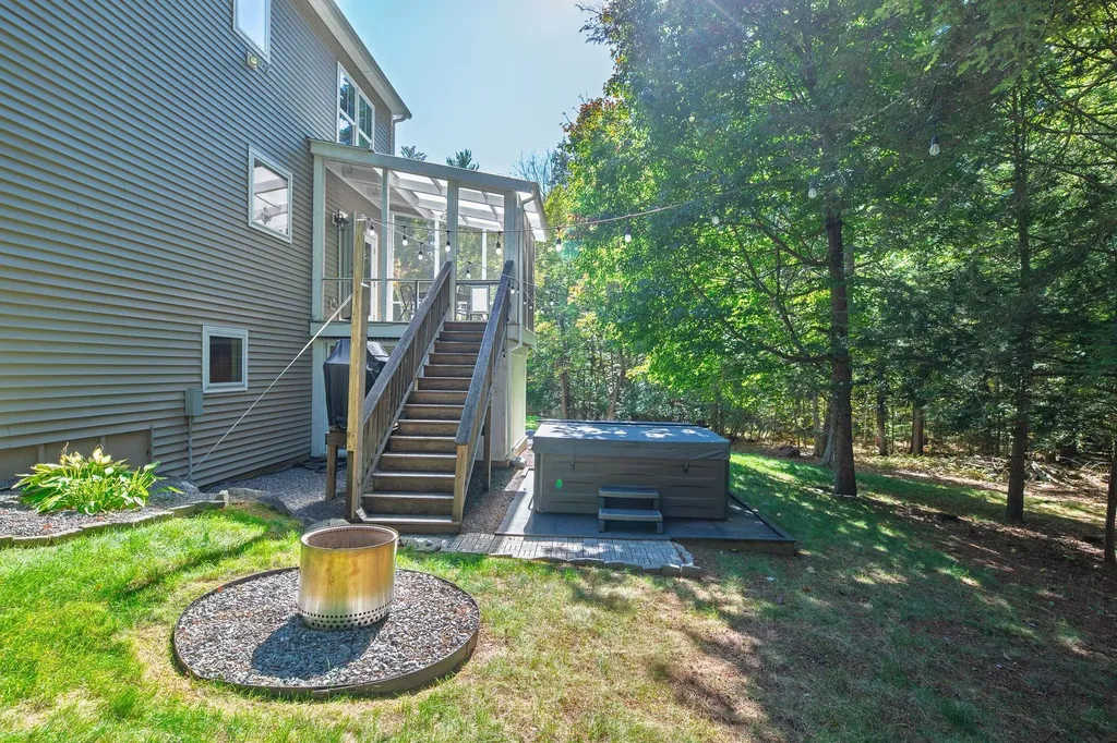 16 Mason Drive Stratham NH 03885