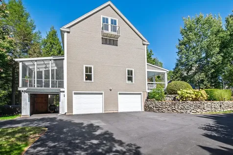 16 Mason Drive Stratham NH 03885