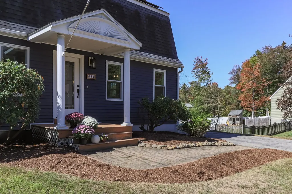 424 Terrie Drive Pembroke NH 03275