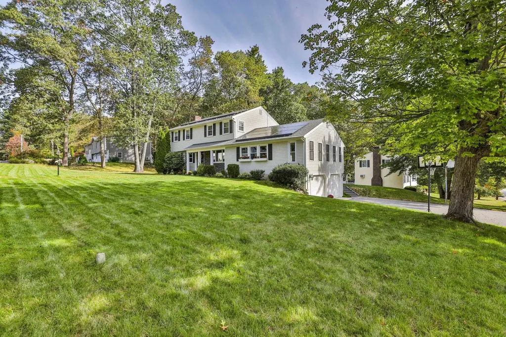 1 Joan Street Derry NH 03038