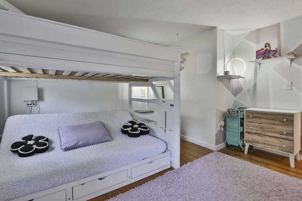 1 Joan Street Derry NH 03038