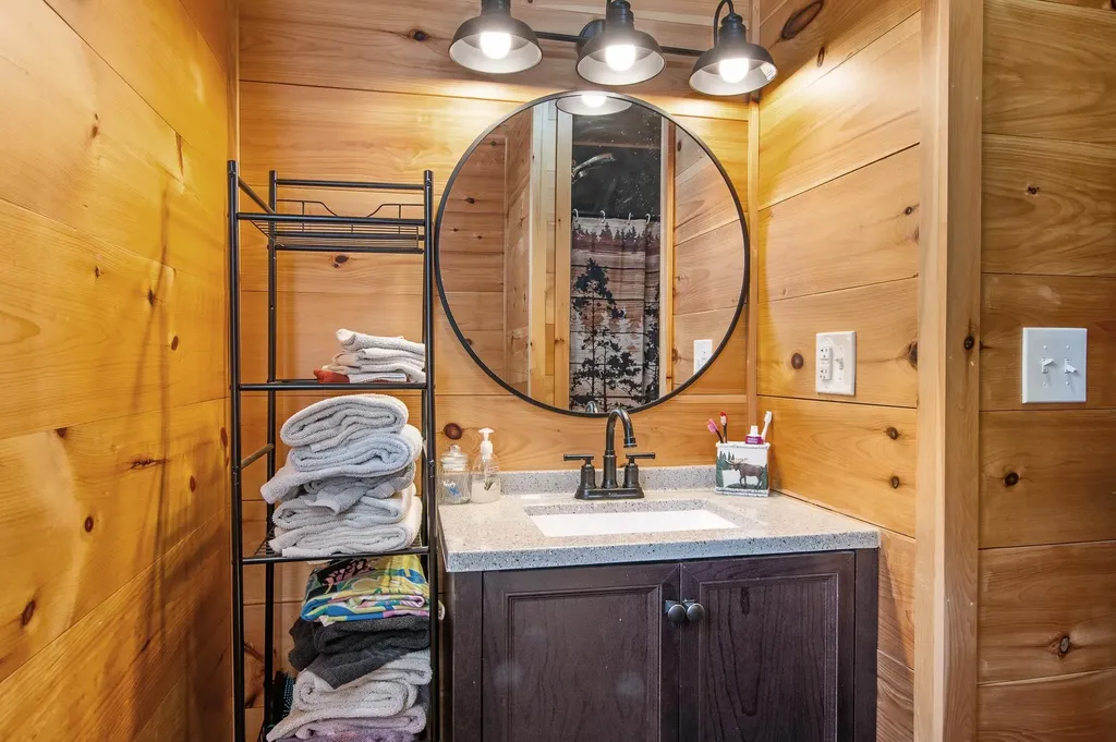 20-21 Johnson Lane Colebrook NH 03576