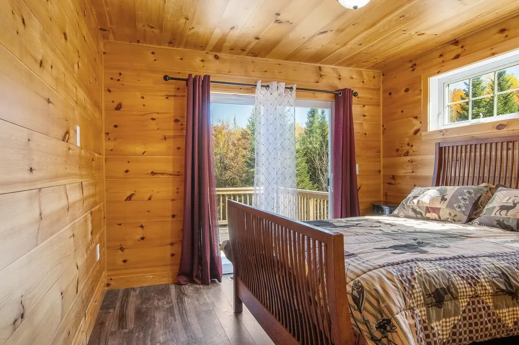 20-21 Johnson Lane Colebrook NH 03576